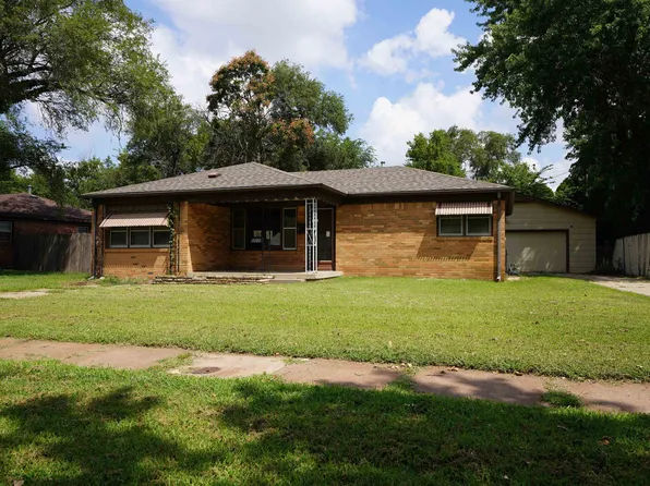 1120 E Donnell Ave, Wichita, KS 67216