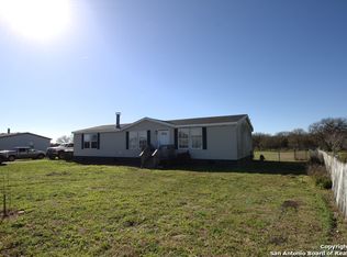 133 Davie Ln, Marion, TX 78124
