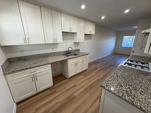 2nd image of 5758 Lankershim Blvd