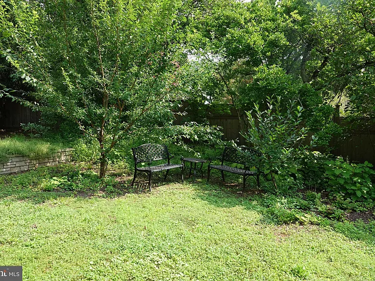 36 Hart Ave — Photo 60