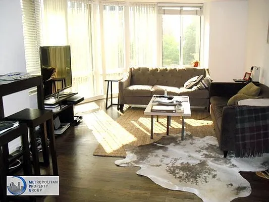 Rented by Metropolitan Property Group | media 10