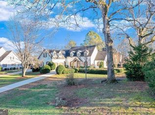 4377 Willow Oak Dr, Gainesville, GA 30506