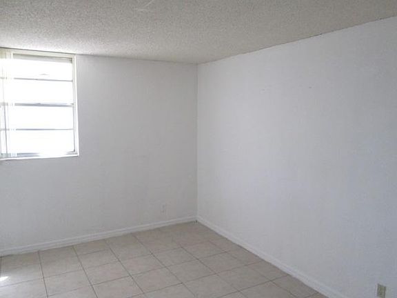 4th image of 801 NW 47th Ave #4F