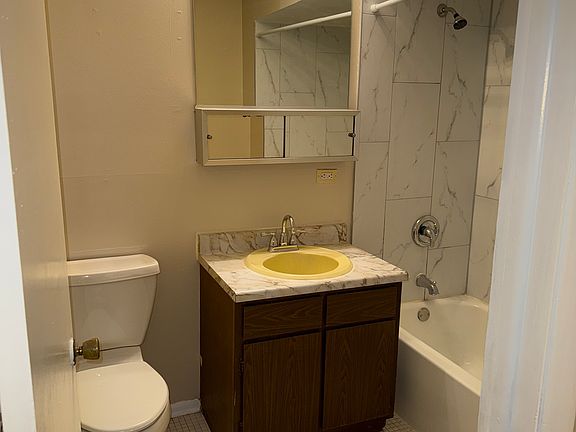3rd image of 3 Hawthorne Ln #204