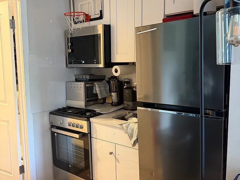 414 E 11th St #3B — Photo 5