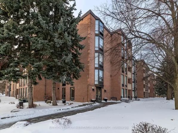 1525 Diefenbaker Ct #210, Pickering, ON L1V 3W1