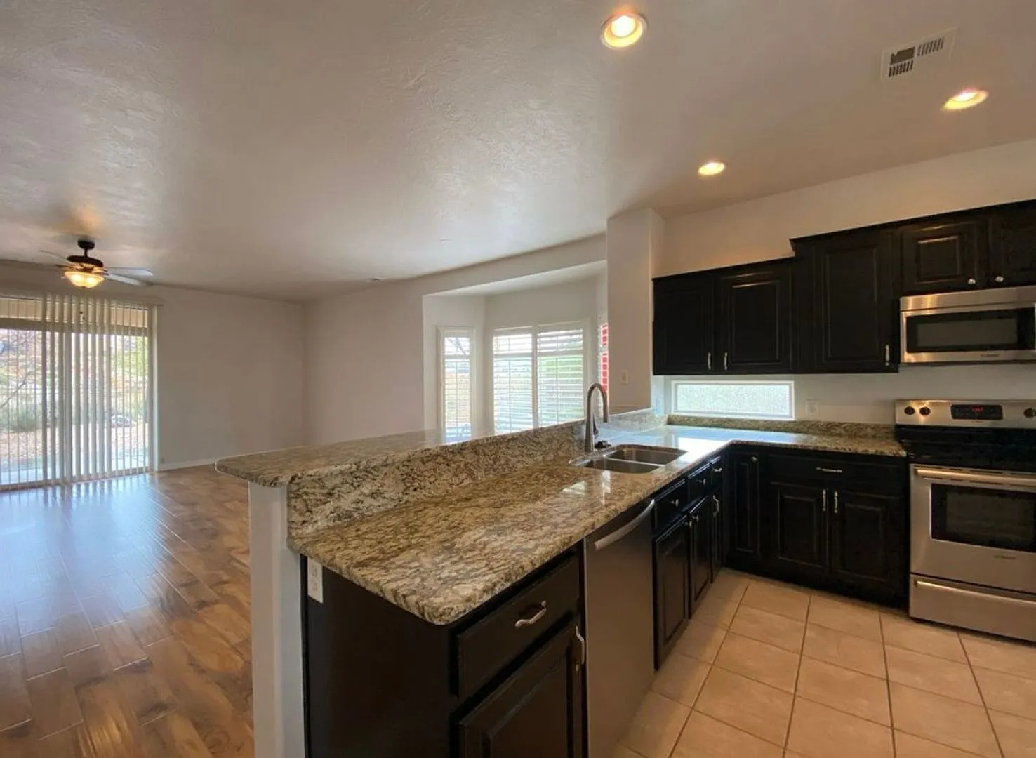Spacious Home For Rent In Coral Canyon — Photo 3