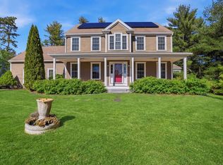 8 Winterberry Ln, Wareham, MA 02571
