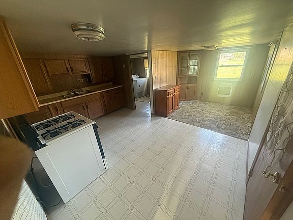 5th image of 507 E 2nd Ave