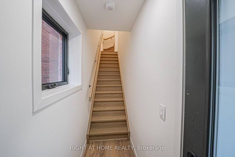 Toronto House for rent - 3 Bedrooms — photo 18