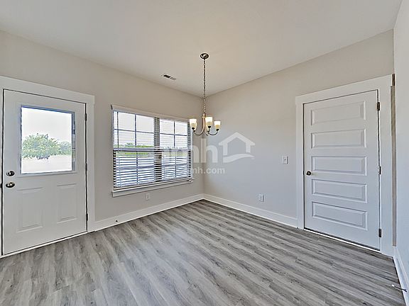 5th image of 521 Charity Ln