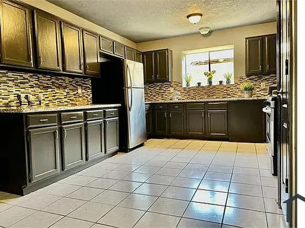 2415 Blackridge Rd, Houston, TX 77067