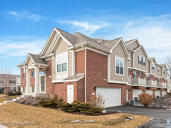 2nd image of 2557 Dunraven Ave