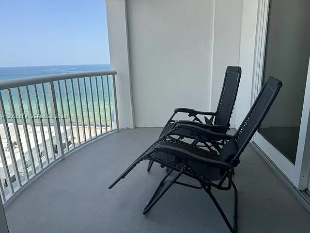 5401 Collins Ave #1213 — Photo 36