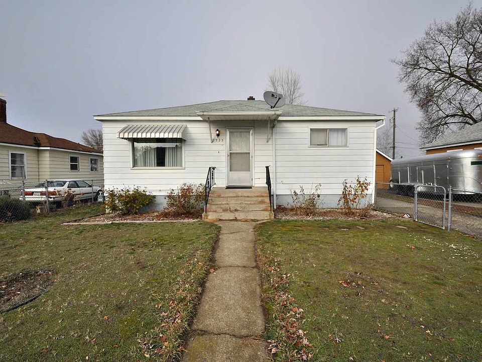 1st image of 2323 E Everett Ave