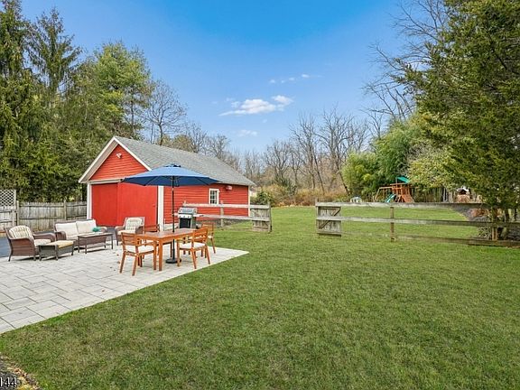 5th image of 116 Readington Rd