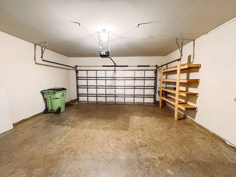 3923 Calgary Cir — Photo 23