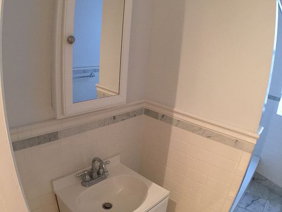 4th image of 76 Saint Nicholas Pl APT 6