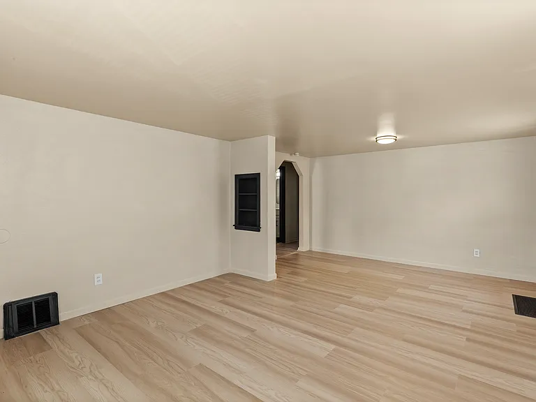 6713 Donald St — Photo 2