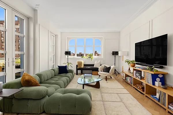 Sold by Douglas Elliman | media 23