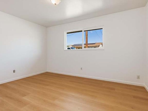 5th image of 1048 Hamilton Ave