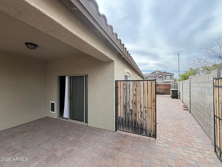 16597 W Madison St — Photo 10