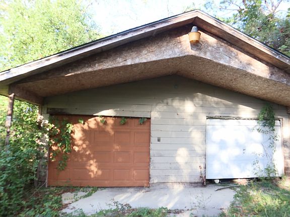 3rd image of 707 Pearl Ave S