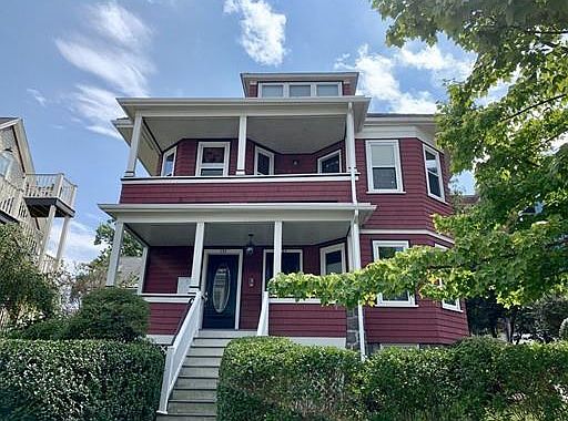 1st image of 135 King St #2