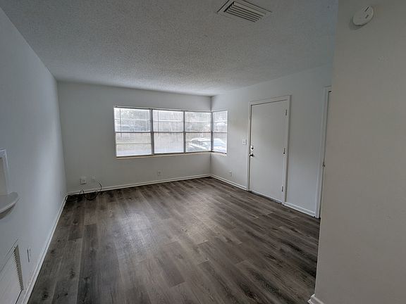 2nd image of 2211 Tegner Dr