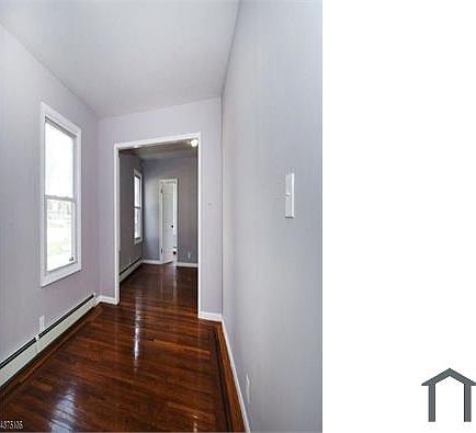 5th image of 14 Silver St Floor 1