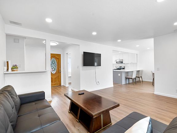 3rd image of 15670 Pinto Way