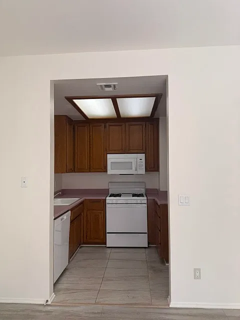 2 bed, 750 sqft, $2,290 — Photo 4