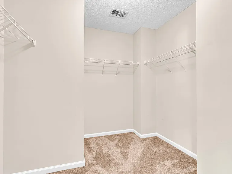 16 Bushwood Dr — Photo 38