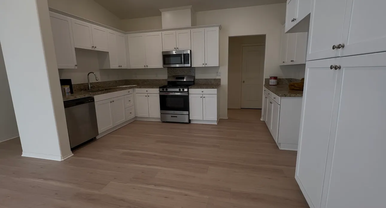 3 bed, 1550 sqft, $3,500 — Photo 3
