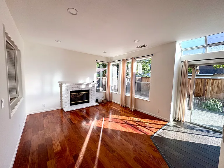 1608 Mission Springs Cir — Photo 2