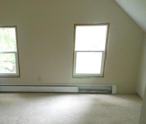 4th image of 226 Meridian St S