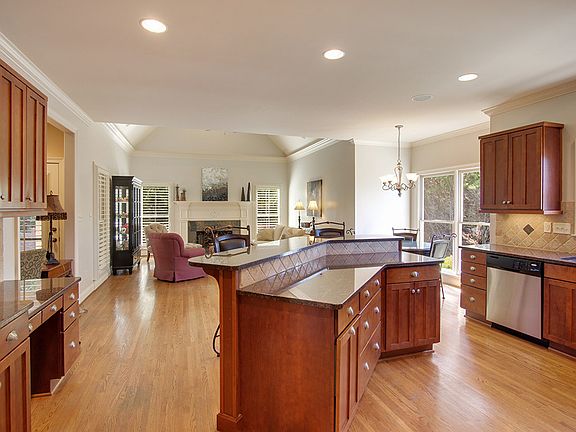 4th image of 2434 Huntington Glen Drive