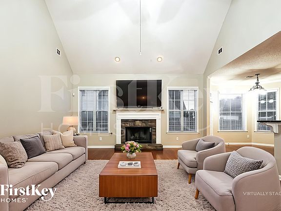 3rd image of 120 Summit Point Dr