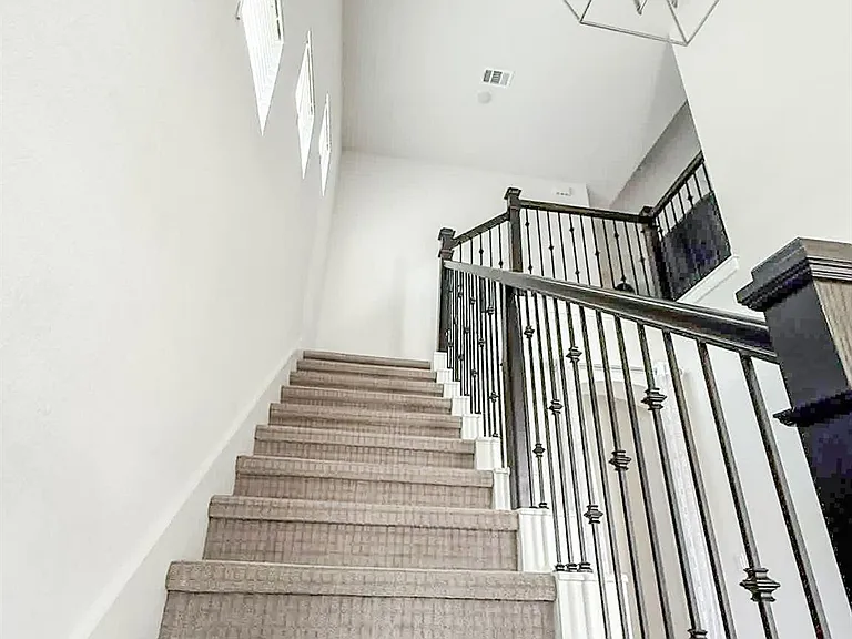 112 Rosebush Dr — Photo 10