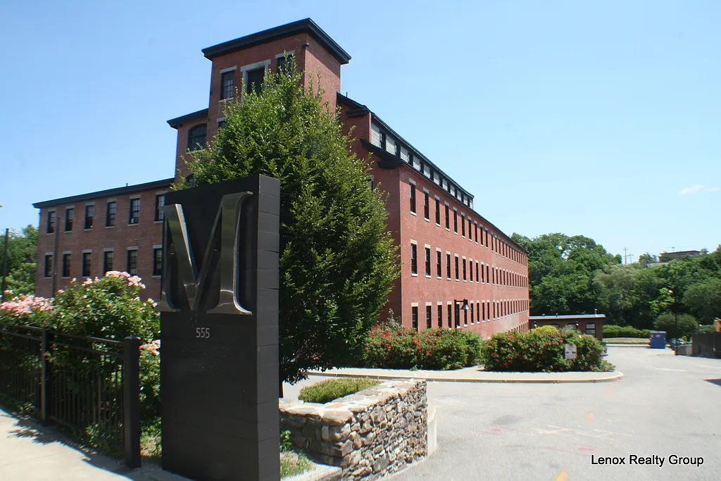 2 bed, 1300 sqft, $2,000 — Photo 1