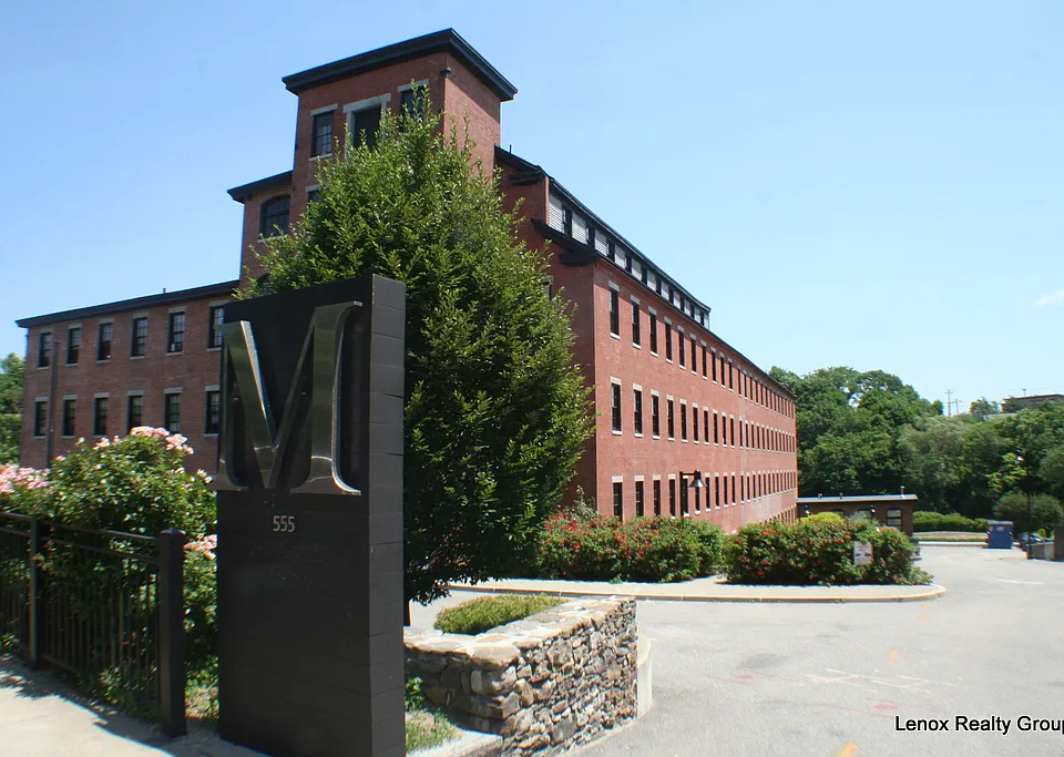 535 Roosevelt Ave #200