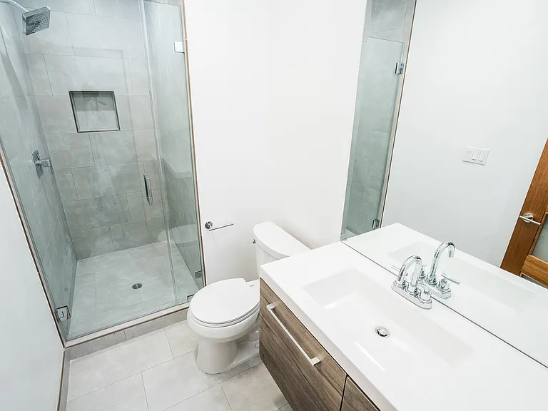 2821 Colorado Ave — Photo 33