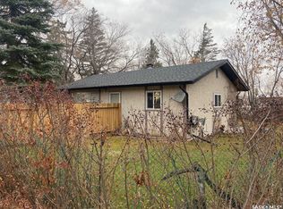 123 Maple Road, Island View, SK S0G 0L0