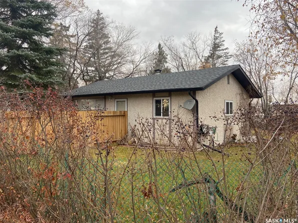 123 Maple Road, Island View, SK S0G 0L0