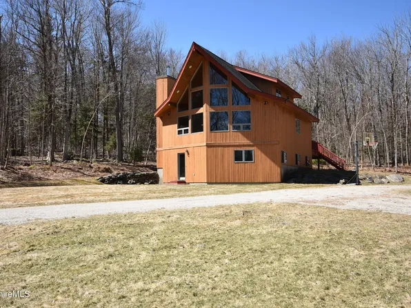 481 McNerney Rd, Becket, MA 01223