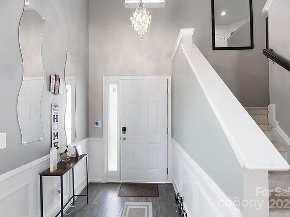 4th image of 15210 Pangborn Pl