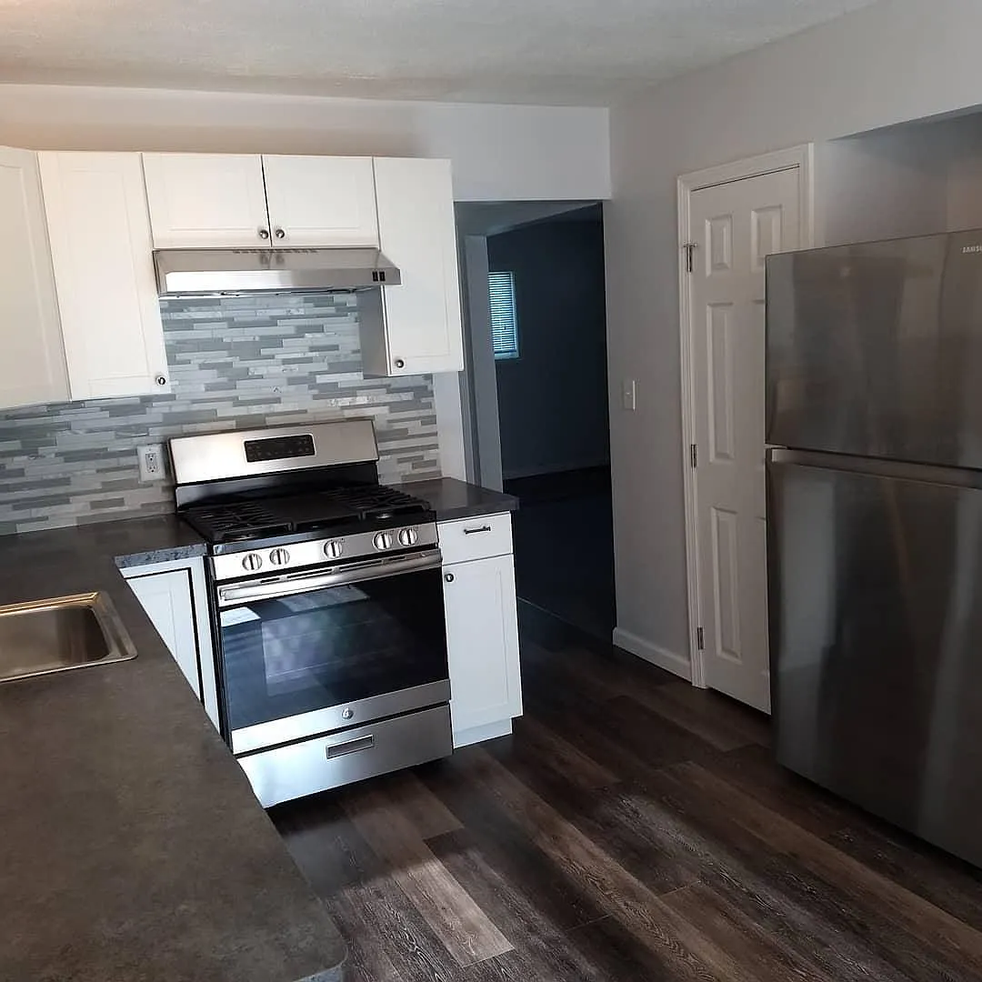 12 Alfred Ave — Photo 1