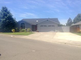 3027 Waterford Ct, Medford, OR 97504