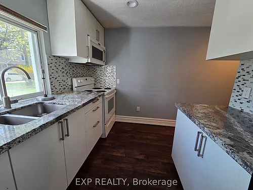 2021 Edinburgh Dr #MAIN Photo 1
