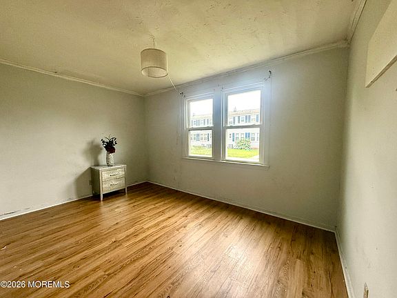 5th image of 98 Belshaw Avenue